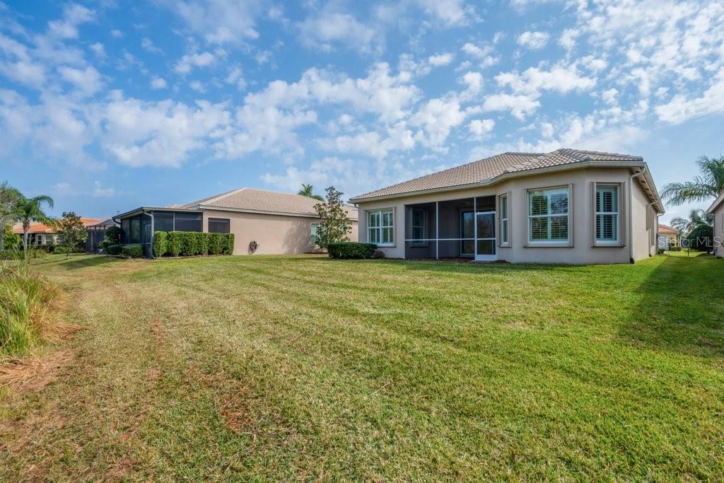 Image 23 of 41 For 16127 Cape Coral Drive