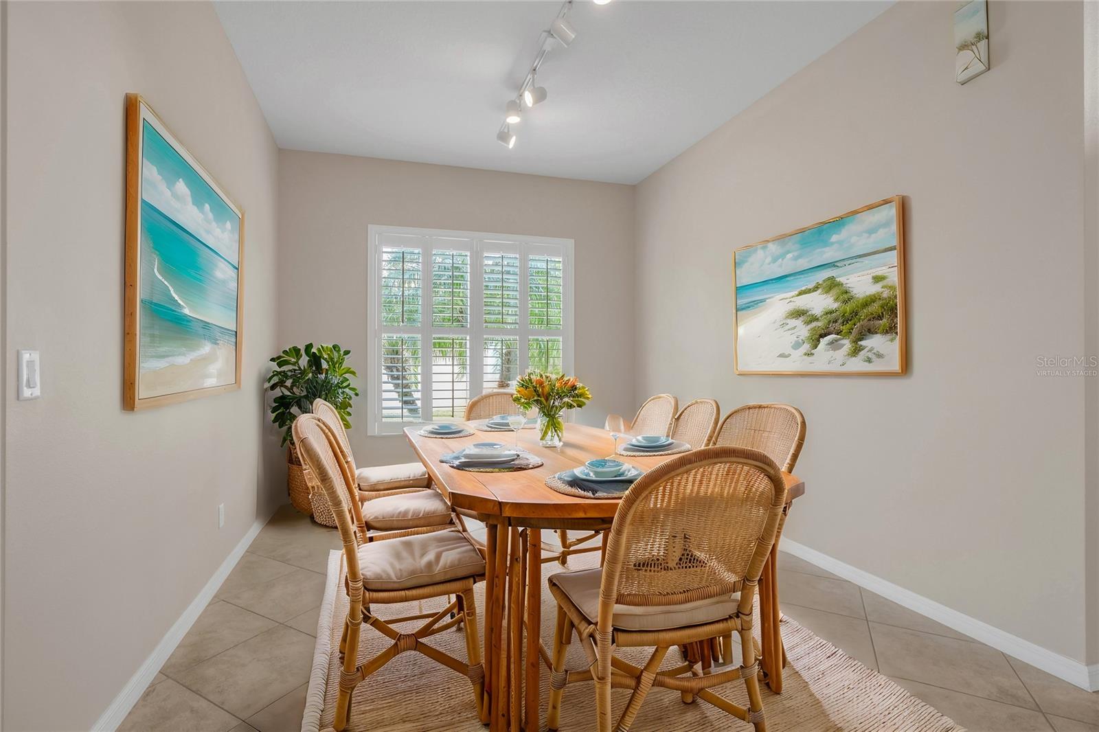 Image 8 of 41 For 16127 Cape Coral Drive