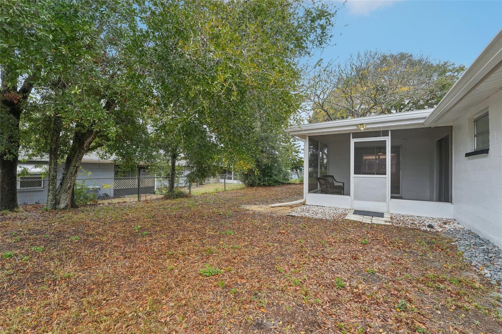 Listing photo id 41 for 4549 Madison Street