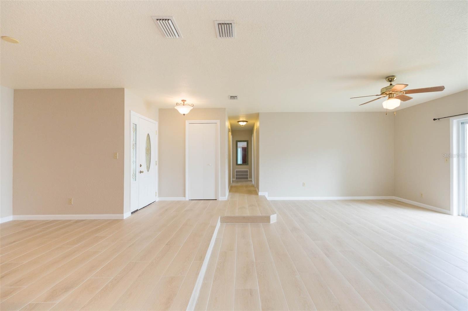 Image 18 of 41 For 8310 Archwood Circle