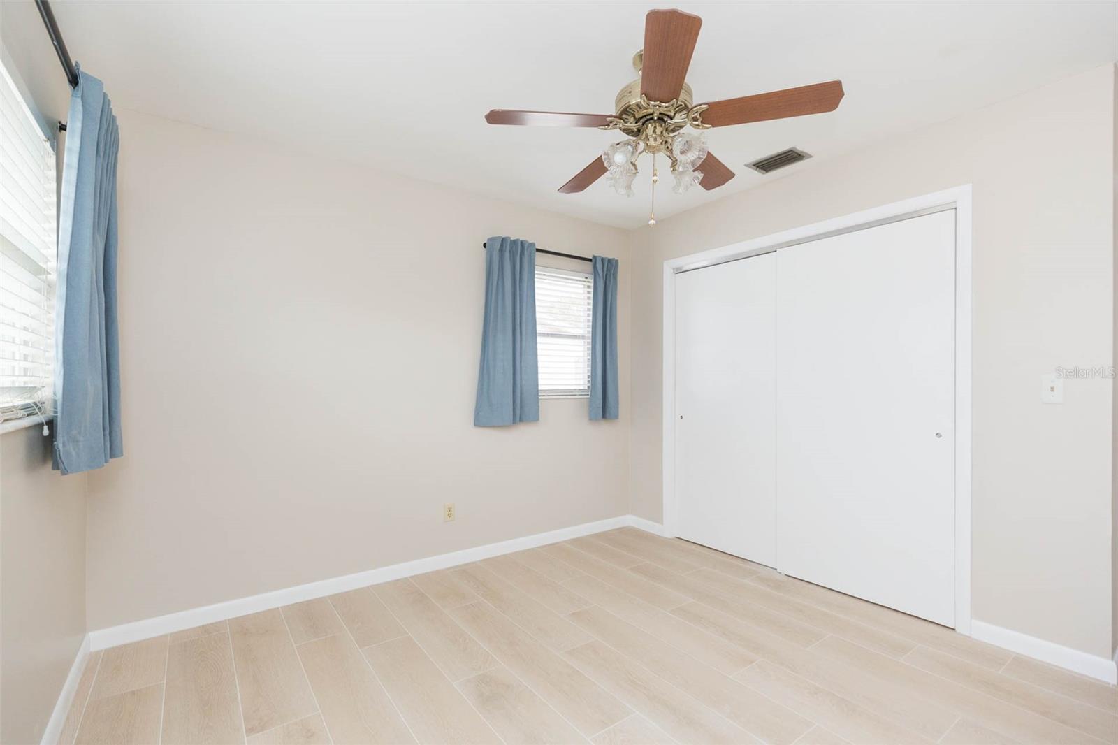 Image 24 of 41 For 8310 Archwood Circle