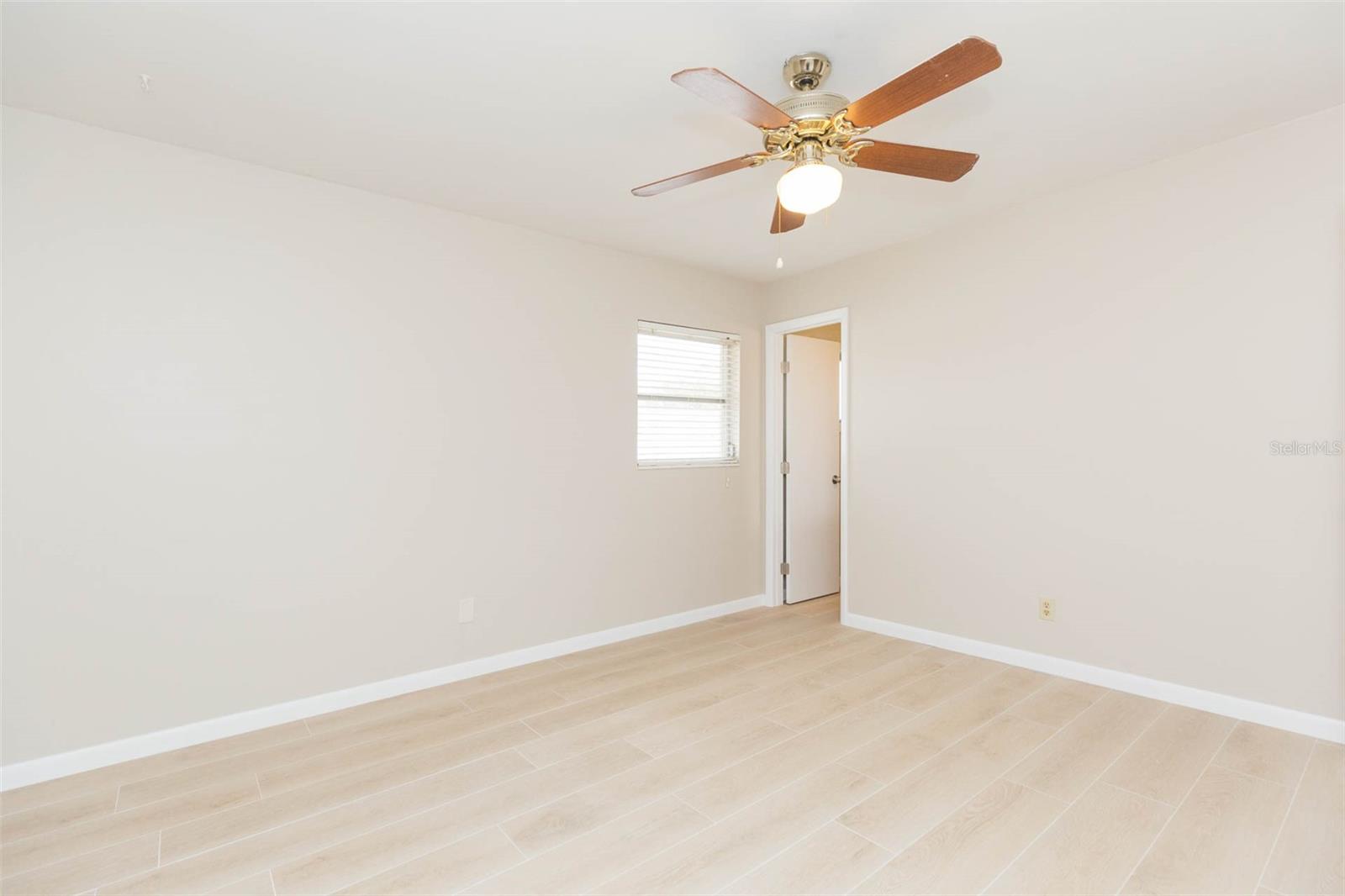 Image 26 of 41 For 8310 Archwood Circle