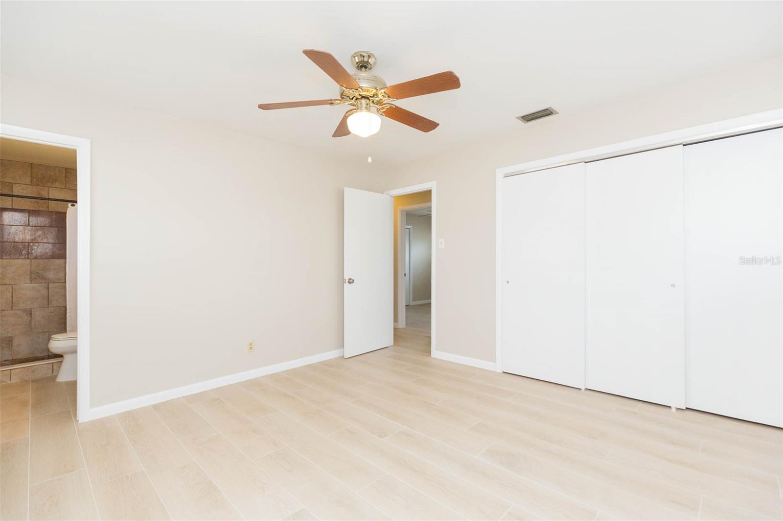 Image 27 of 41 For 8310 Archwood Circle