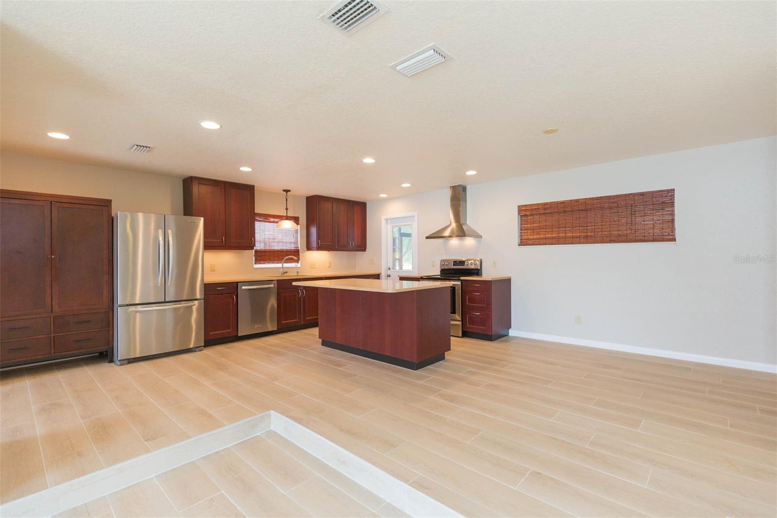 Image 4 of 41 For 8310 Archwood Circle