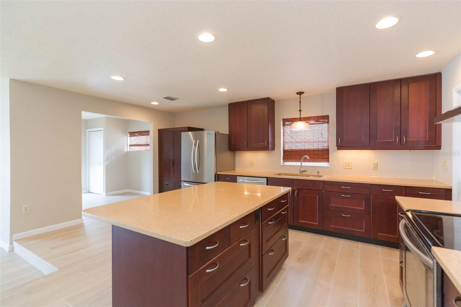 Image 6 of 41 For 8310 Archwood Circle