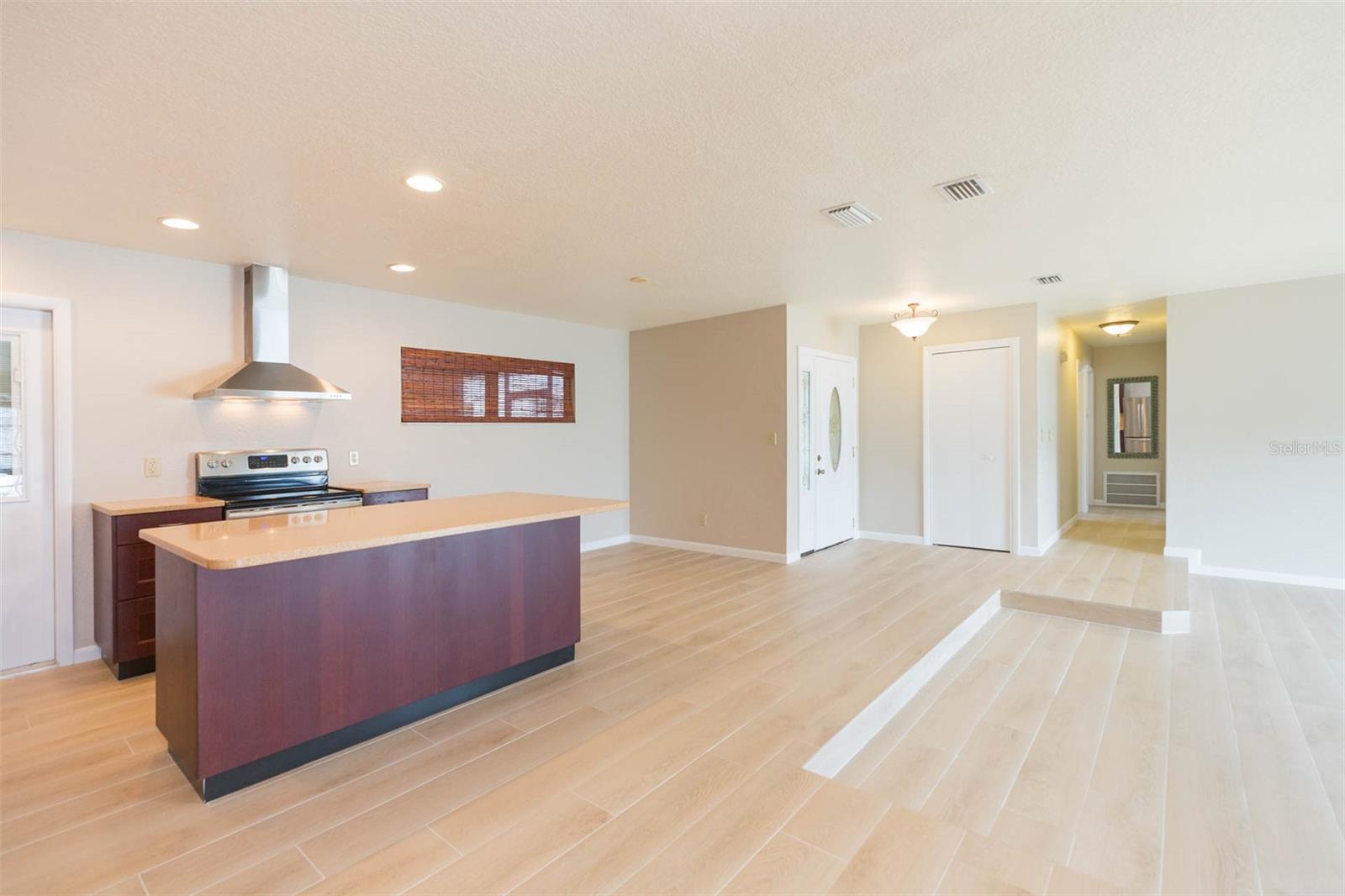 Image 8 of 41 For 8310 Archwood Circle
