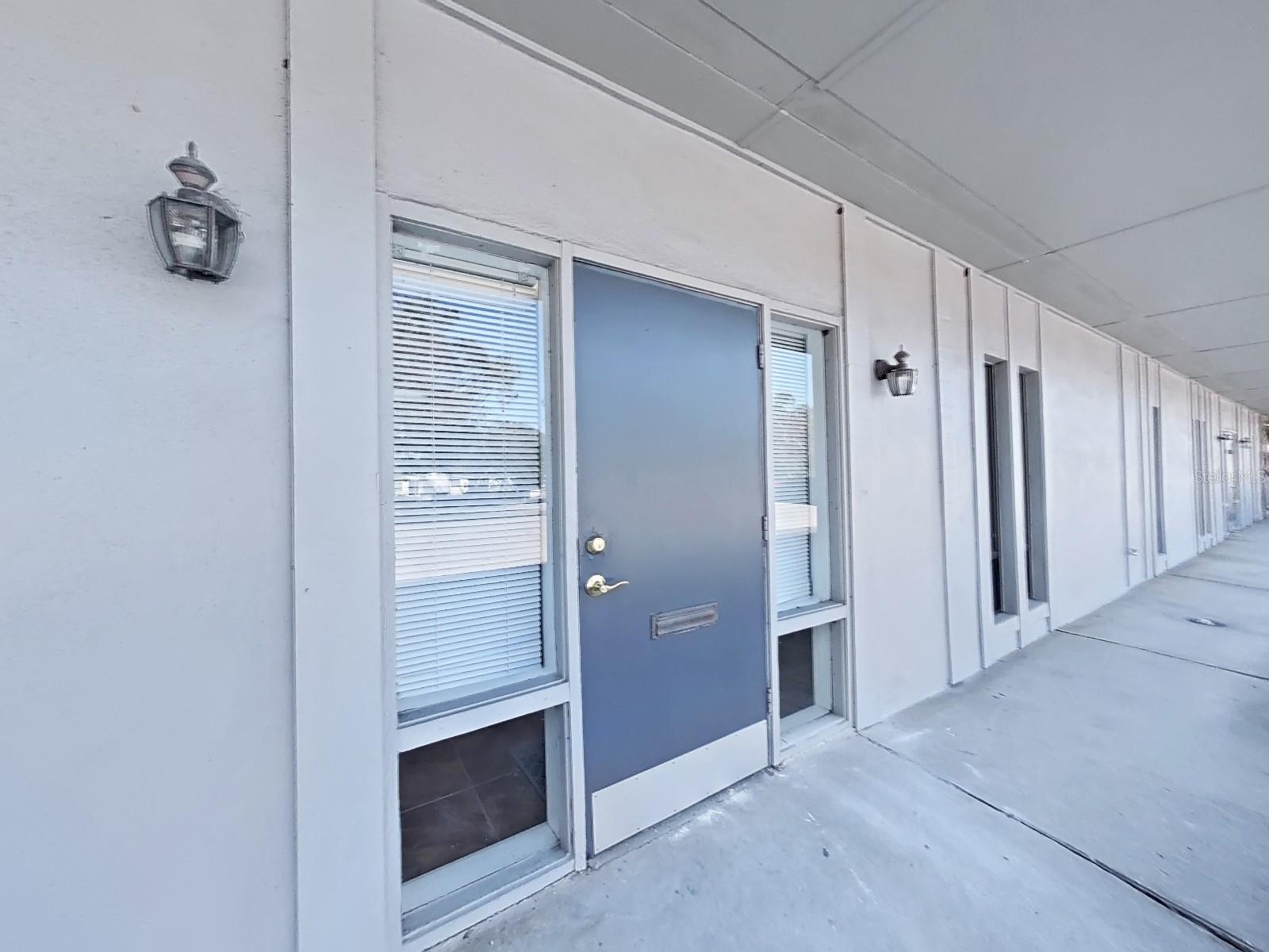 Listing photo id 21 for 10333 Seminole Boulevard 13