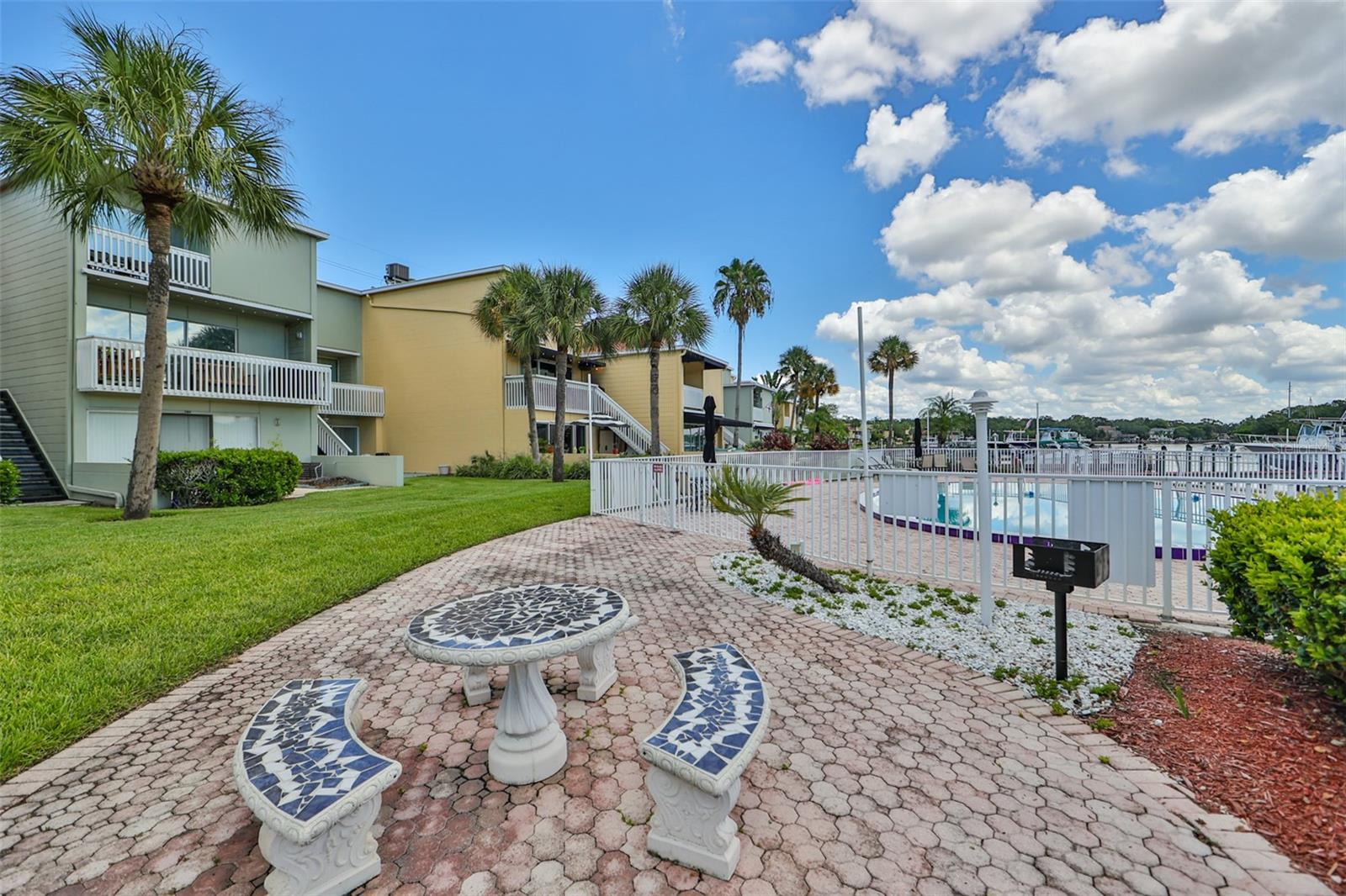 Listing photo id 8 for 2424 Tampa Bay Boulevard B201