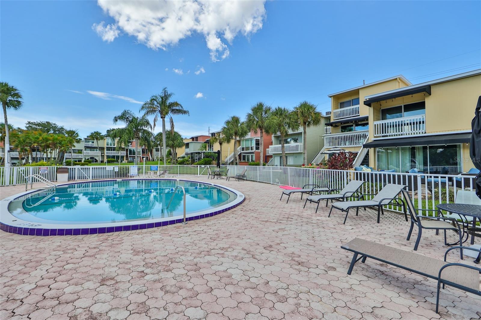 Listing photo id 0 for 2424 Tampa Bay Boulevard B201