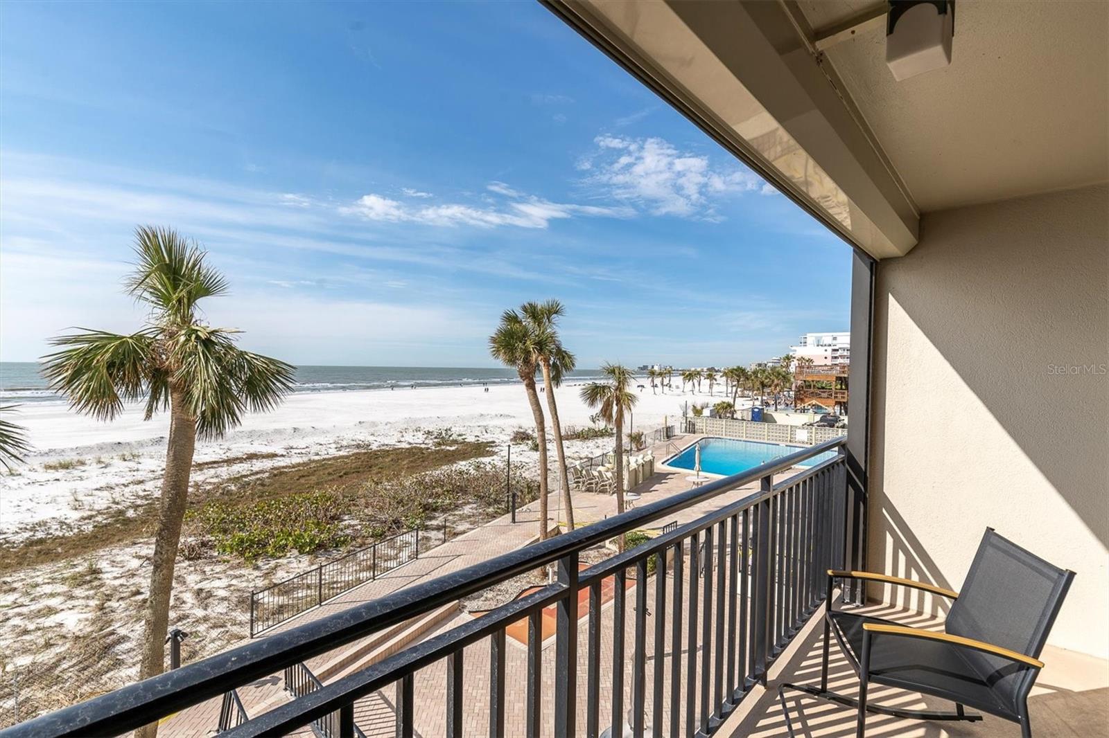 Listing photo id 18 for 3820 Gulf Boulevard 203