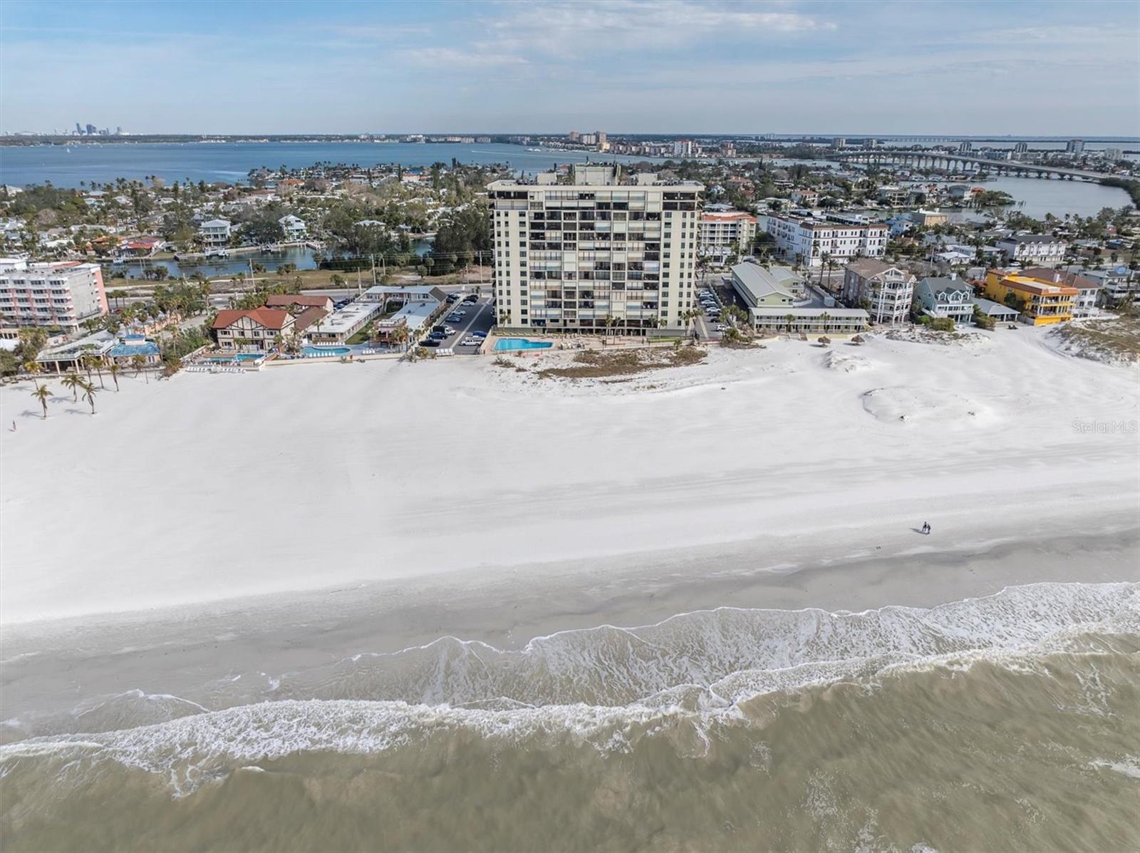 Listing photo id 26 for 3820 Gulf Boulevard 203