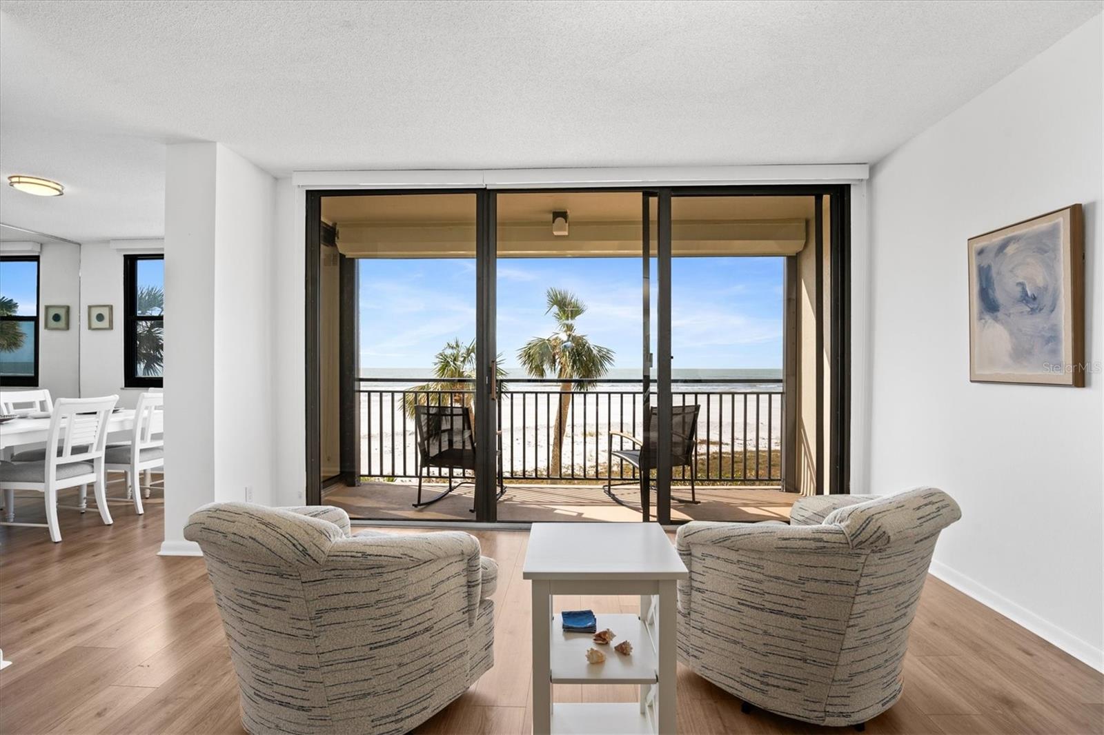 Listing photo id 4 for 3820 Gulf Boulevard 203