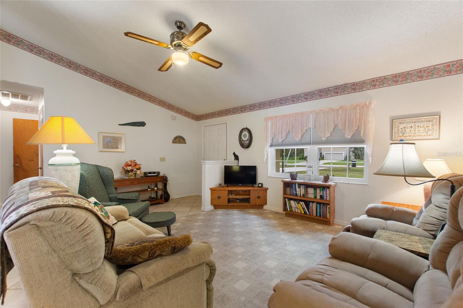 Image 4 of 100 For 4680 Poinciana Drive