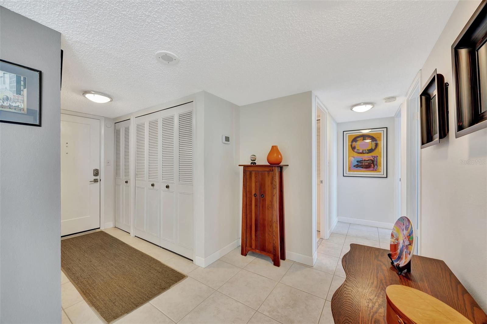 Listing photo id 12 for 400 Island Way 1404