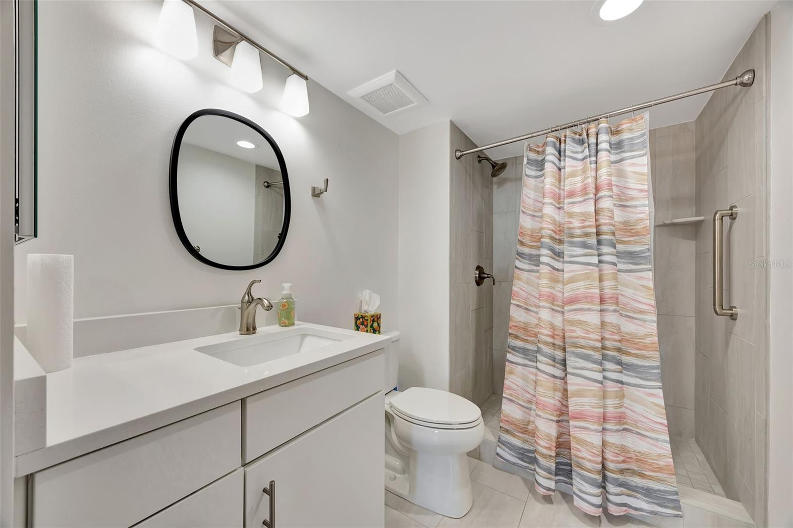 Listing photo id 28 for 400 Island Way 903