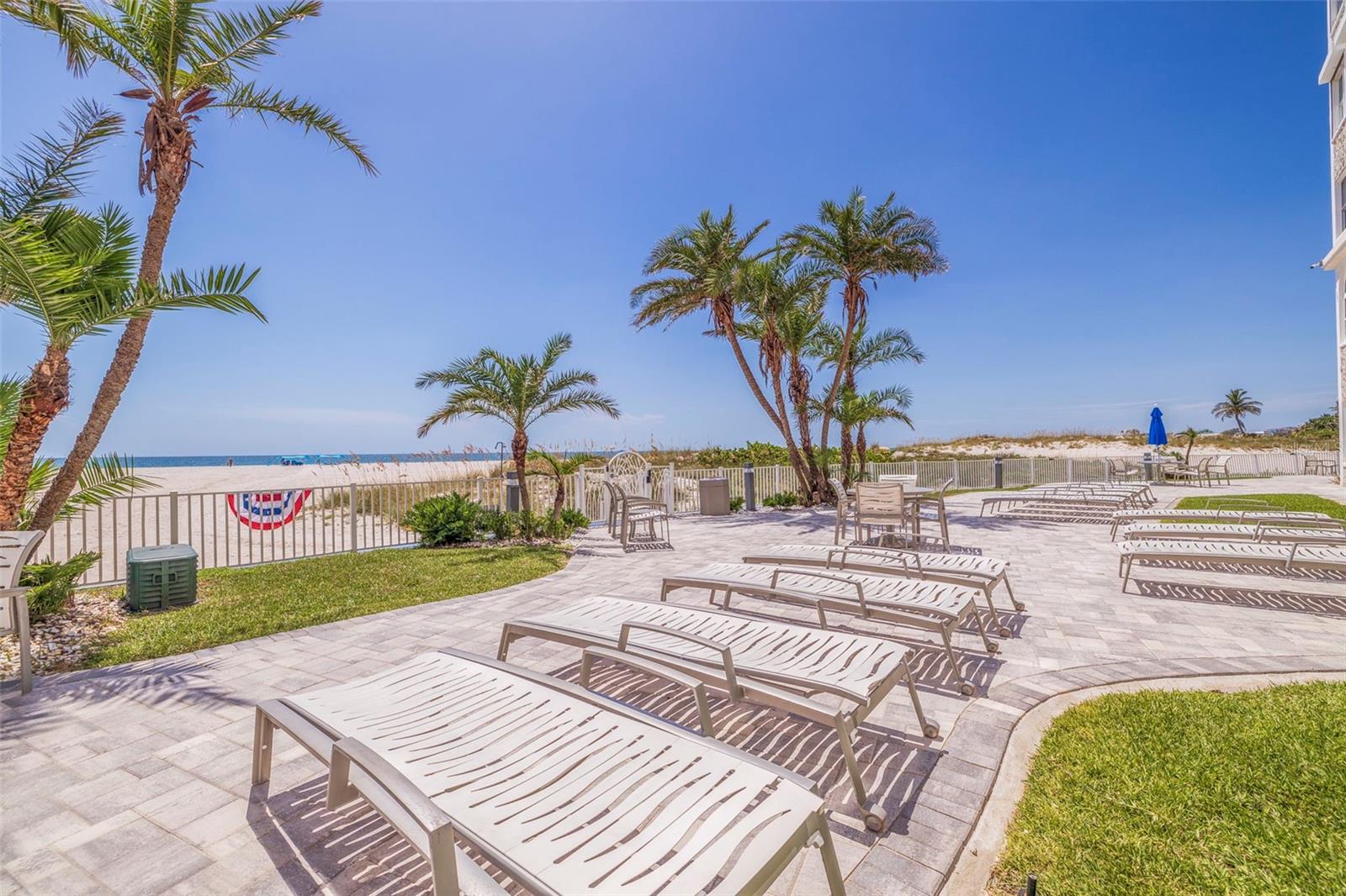 Listing photo id 37 for 4950 Gulf Boulevard 409