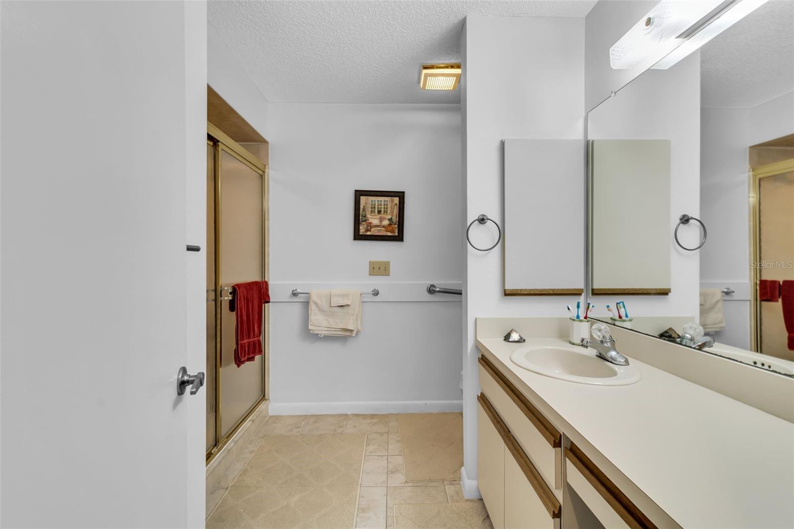 Listing photo id 11 for 11961 Edgeview Court 11961