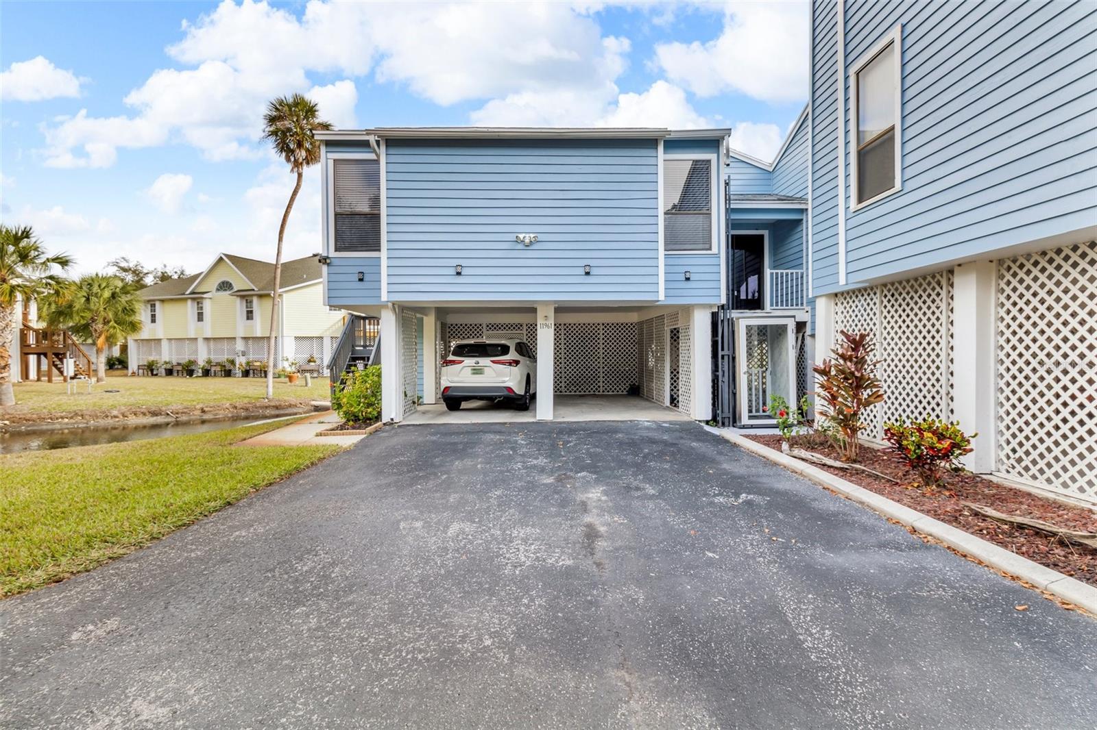 Listing photo id 37 for 11961 Edgeview Court 11961