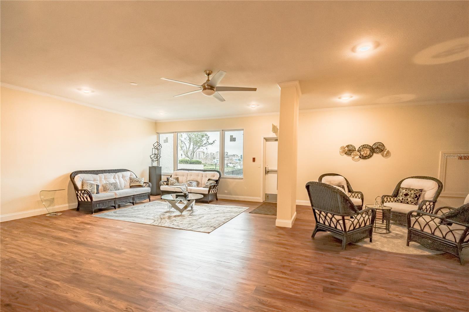 Image 40 of 41 For 700 Island Way 504