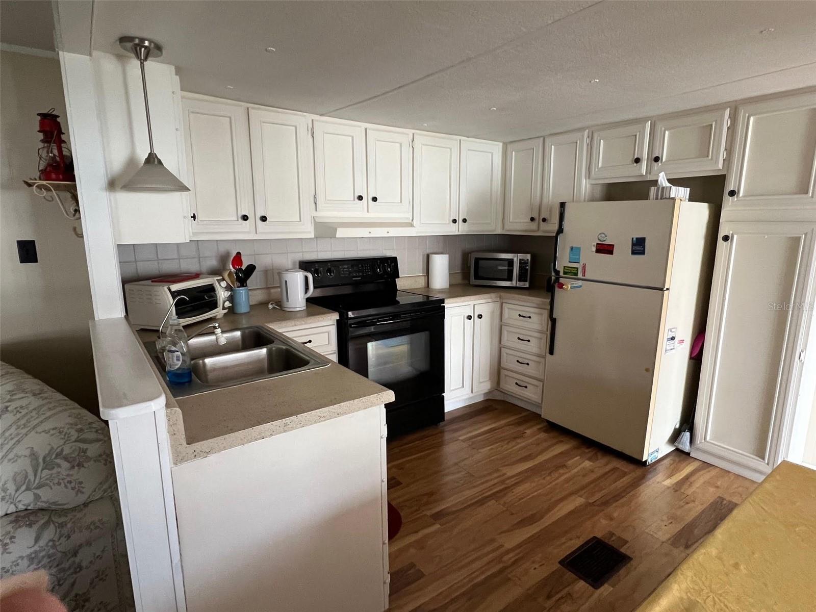 Image 4 of 25 For 11300 124th Avenue 165