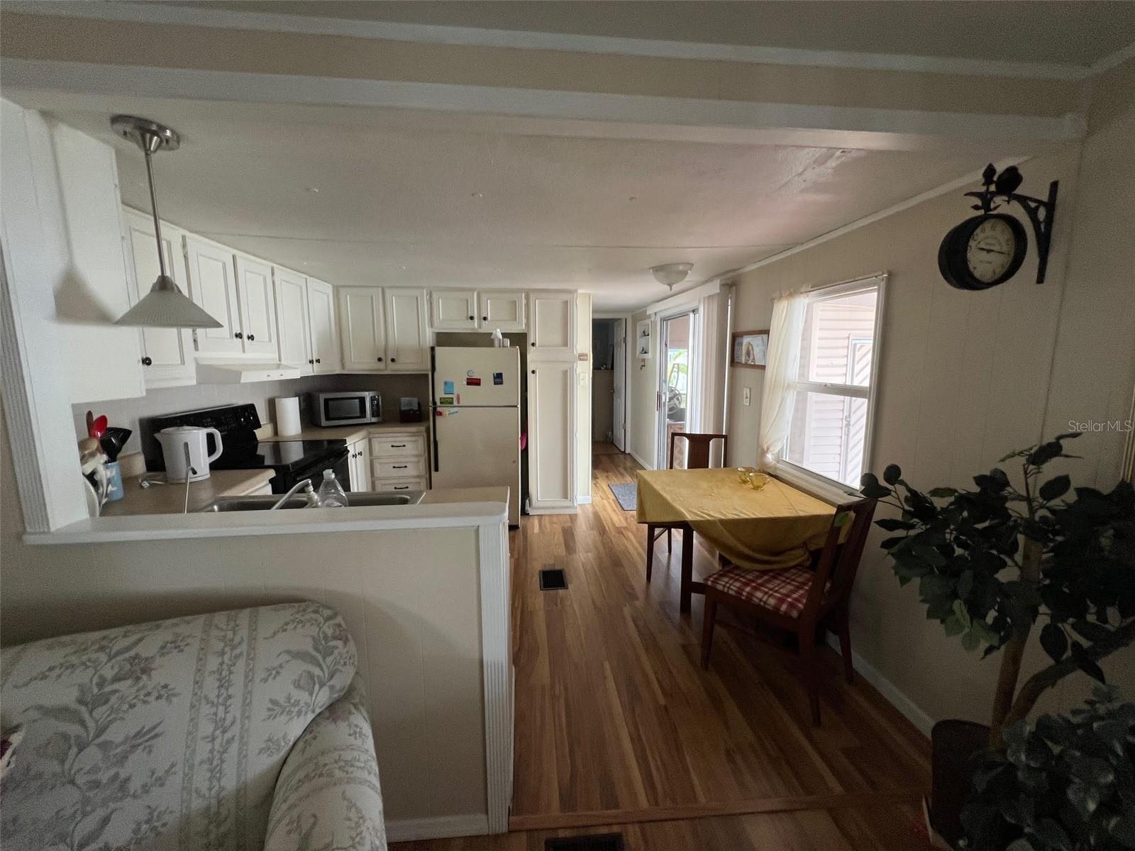 Image 6 of 25 For 11300 124th Avenue 165