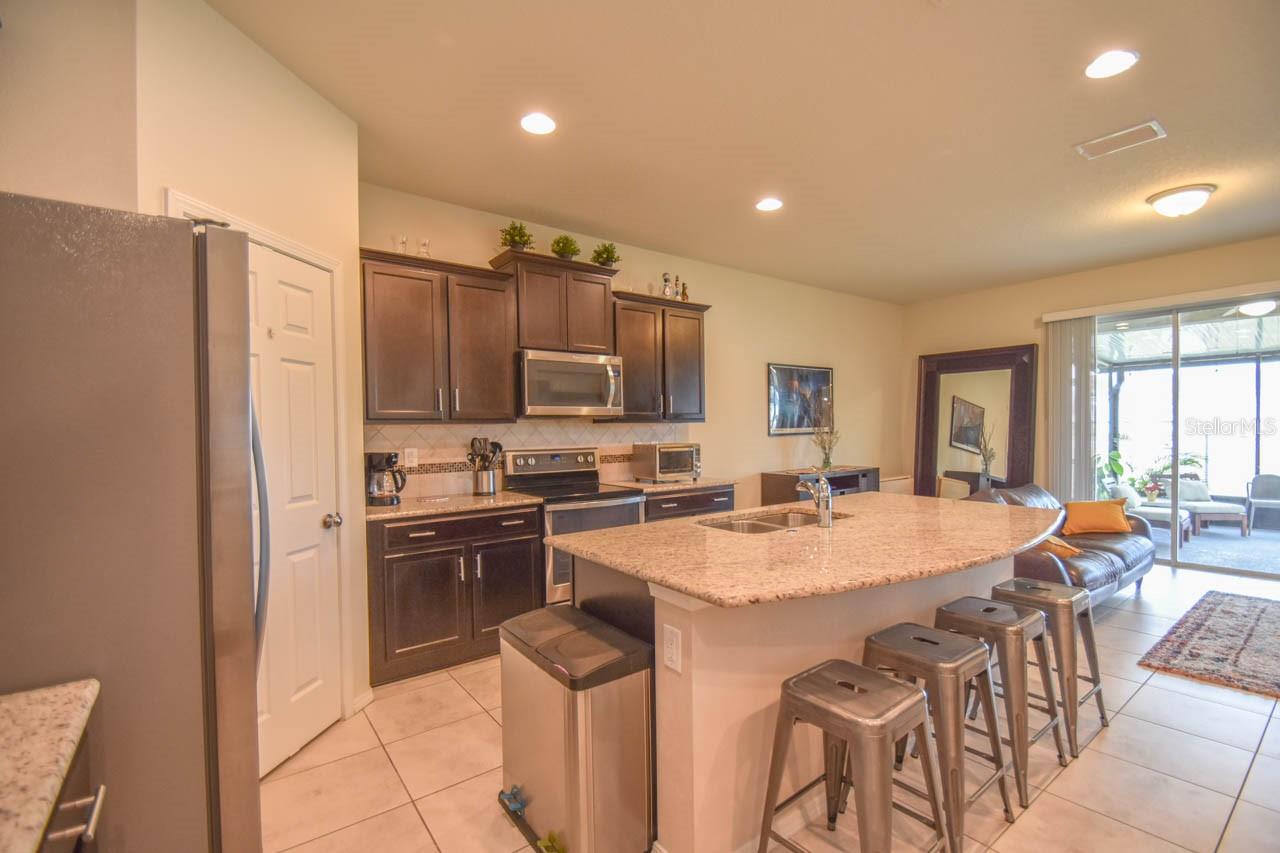 Listing photo id 4 for 4762 White Sanderling Court