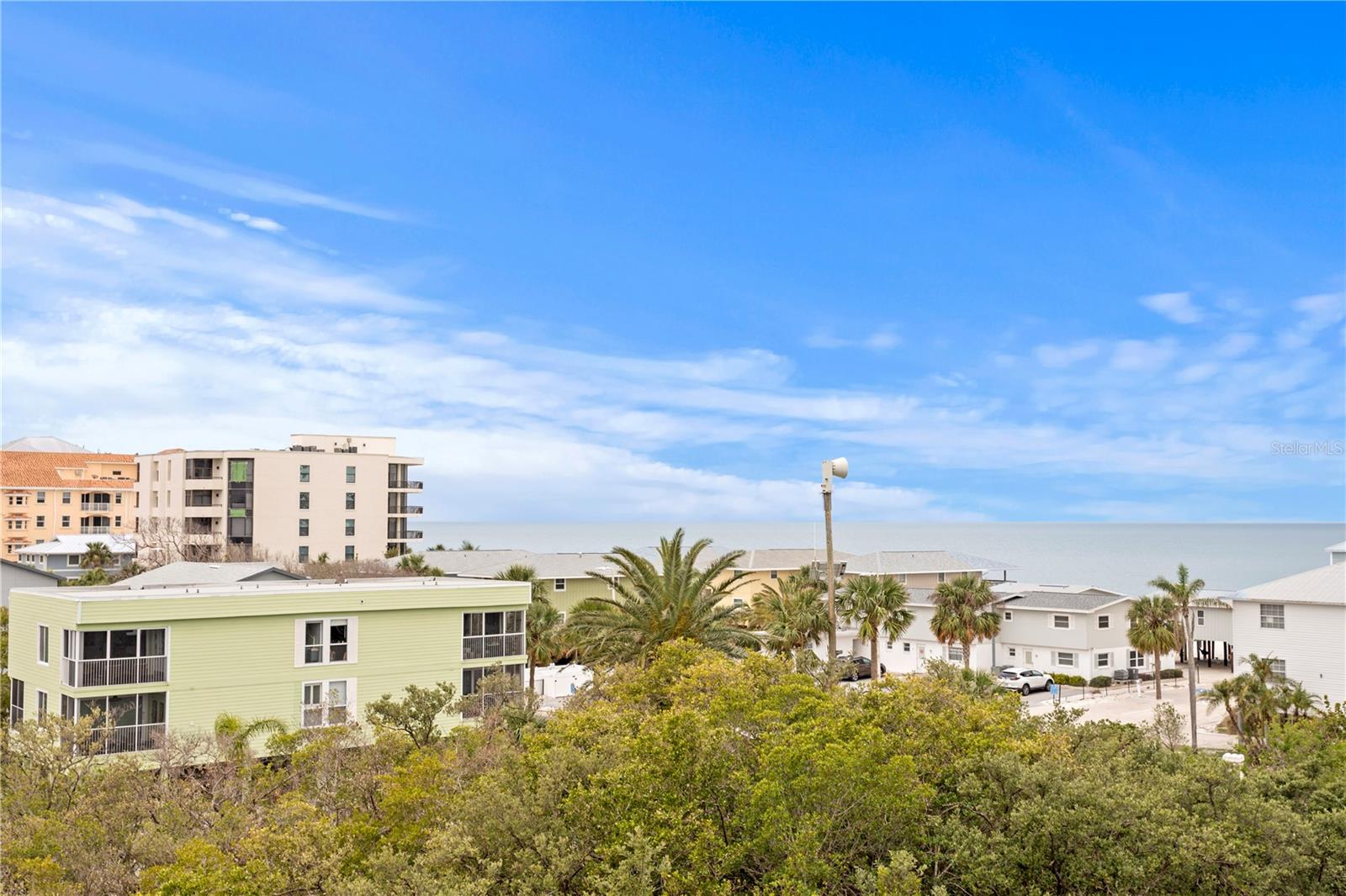 Image 92 of 100 For 19915 Gulf Boulevard 303