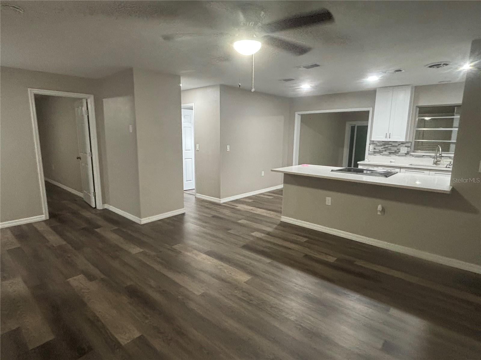 Listing photo id 3 for 17 Jefferson Street