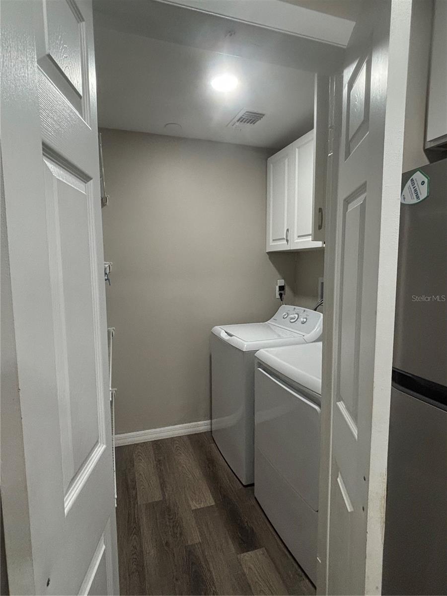 Listing photo id 5 for 17 Jefferson Street