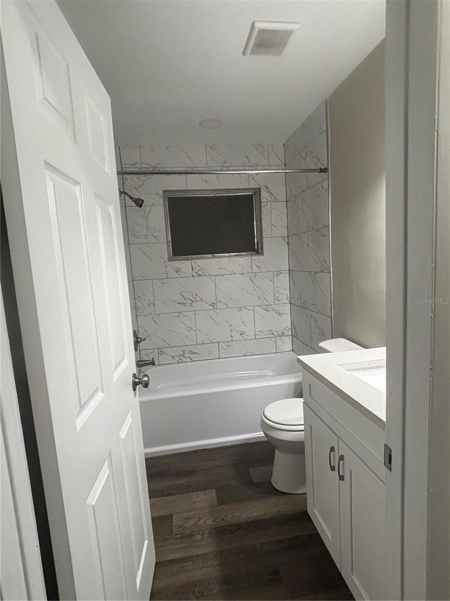 Listing photo id 7 for 17 Jefferson Street