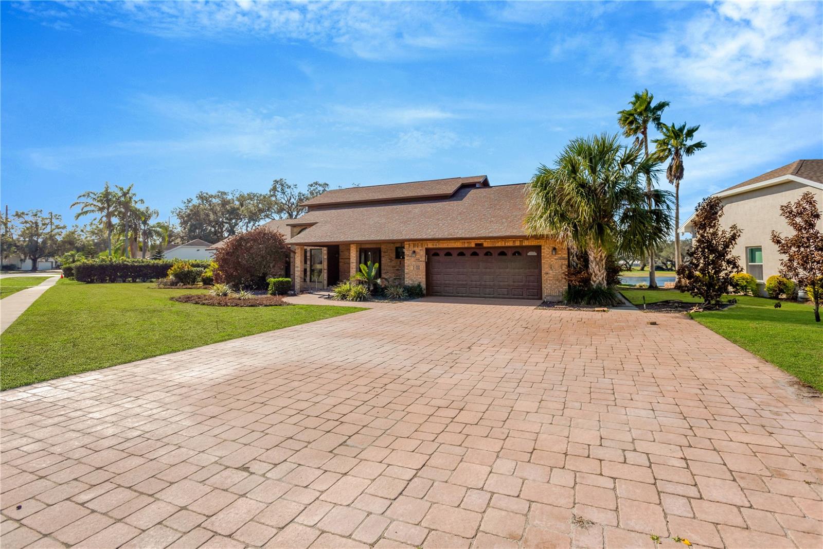 Listing photo id 5 for 6151 Silver Oaks Drive