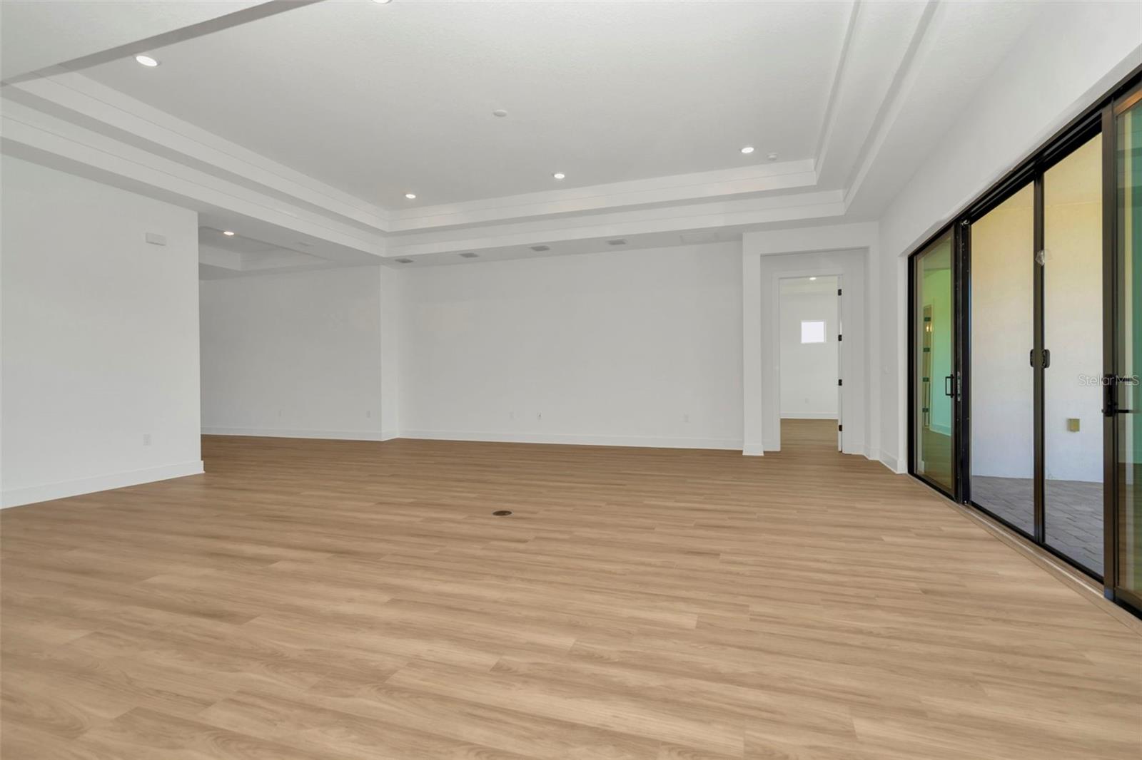Listing photo id 24 for 8347 Golden Beach Court