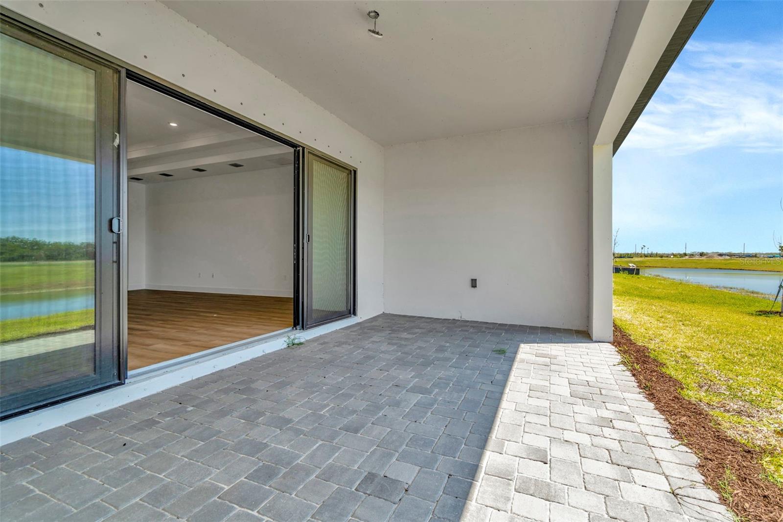 Listing photo id 30 for 8347 Golden Beach Court