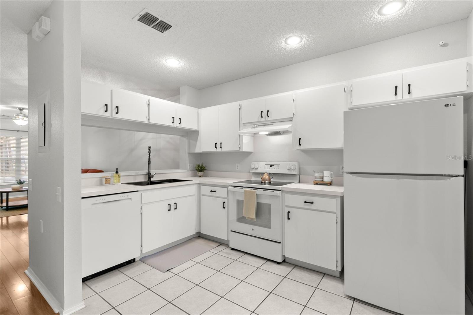 Image 10 of 25 For 8615 Hunters Key Circle
