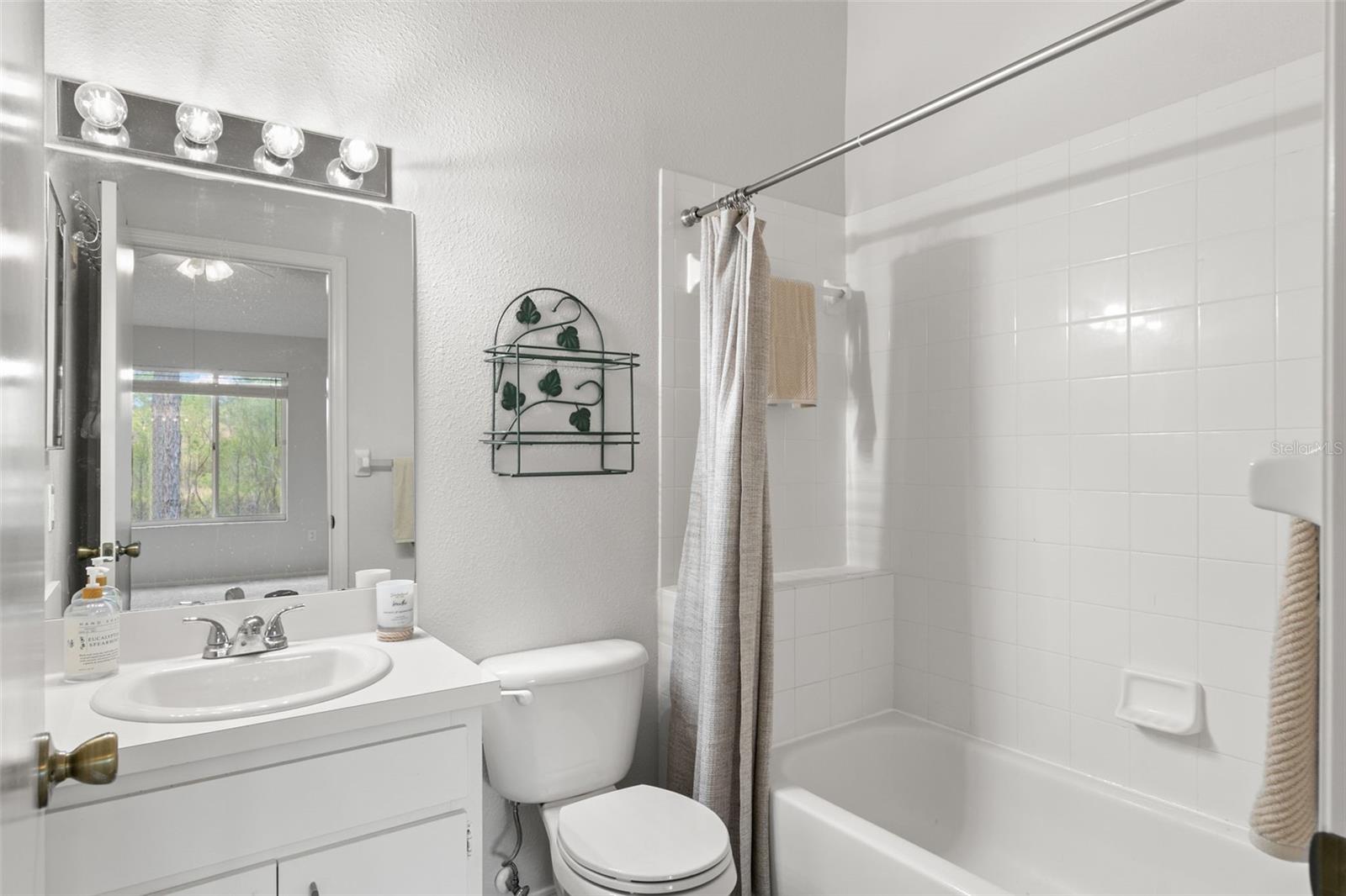 Image 19 of 25 For 8615 Hunters Key Circle