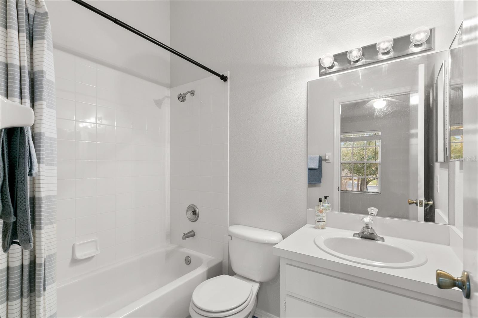 Image 22 of 25 For 8615 Hunters Key Circle