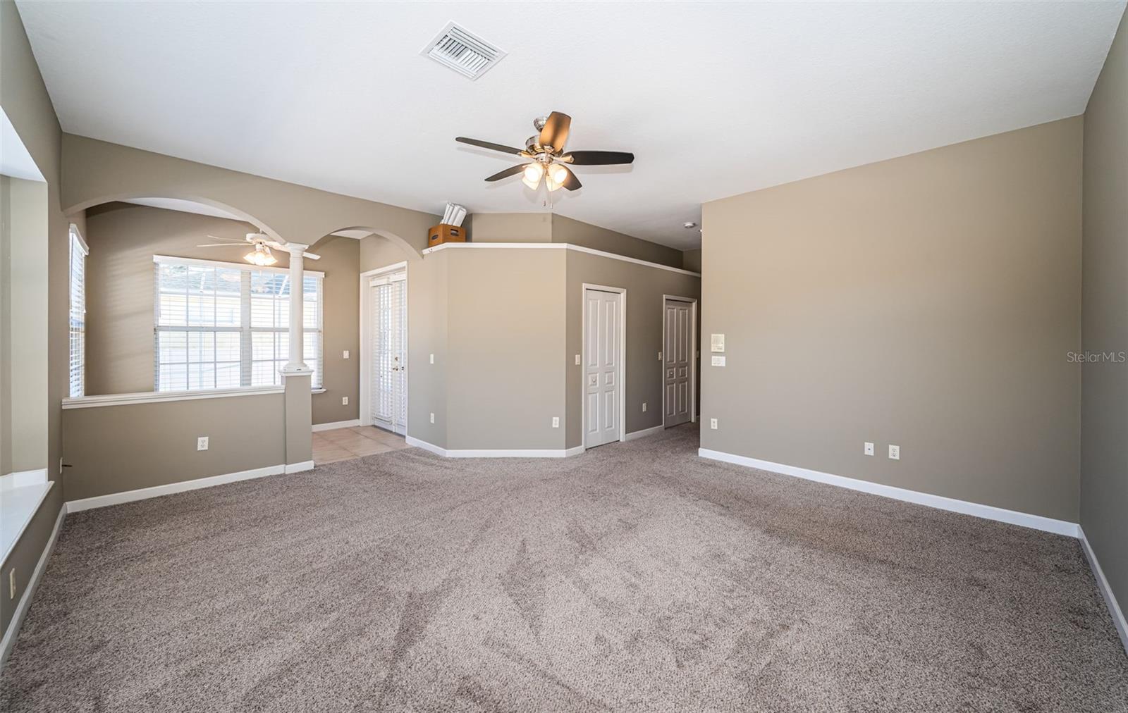 Listing photo id 49 for 2930 Swan Circle