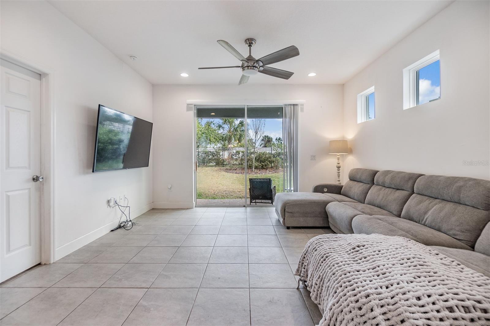 Image 10 of 41 For 5613 Del Coronado Drive
