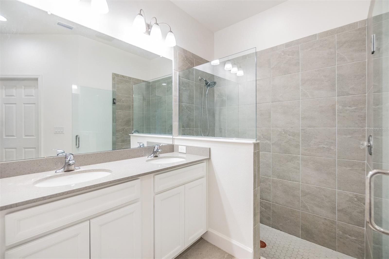 Image 21 of 41 For 5613 Del Coronado Drive