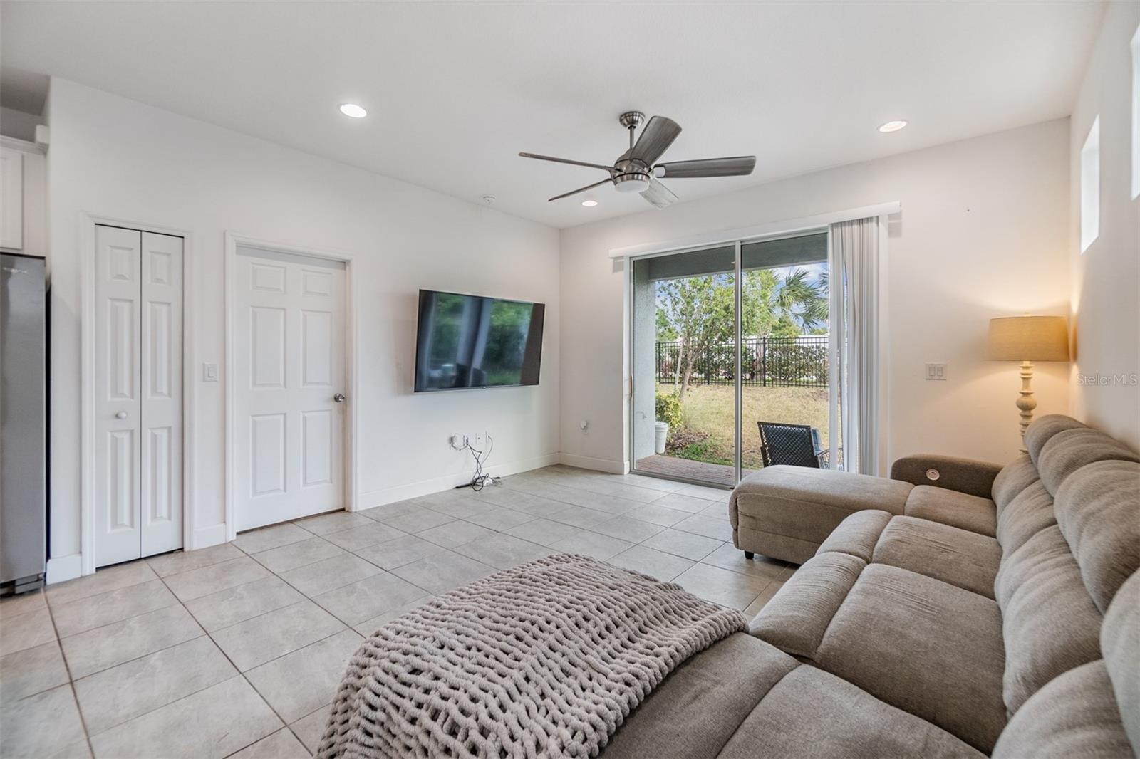 Image 8 of 41 For 5613 Del Coronado Drive