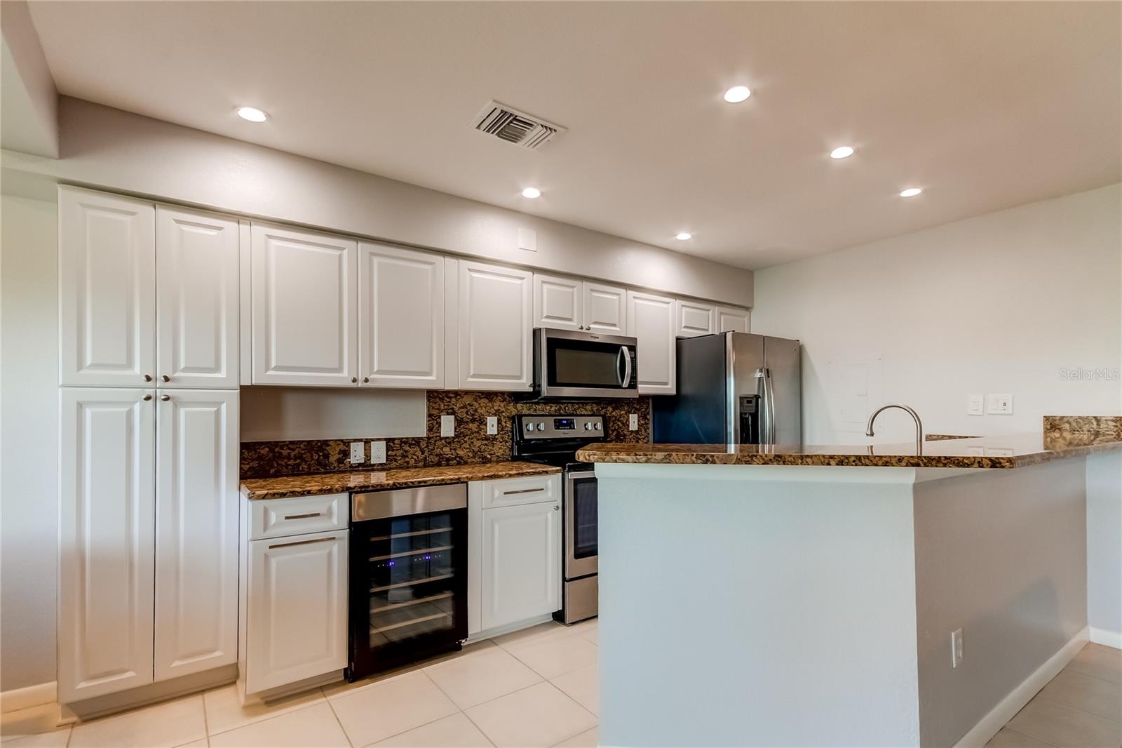 Image 16 of 64 For 1125 Pinellas Bayway S 304
