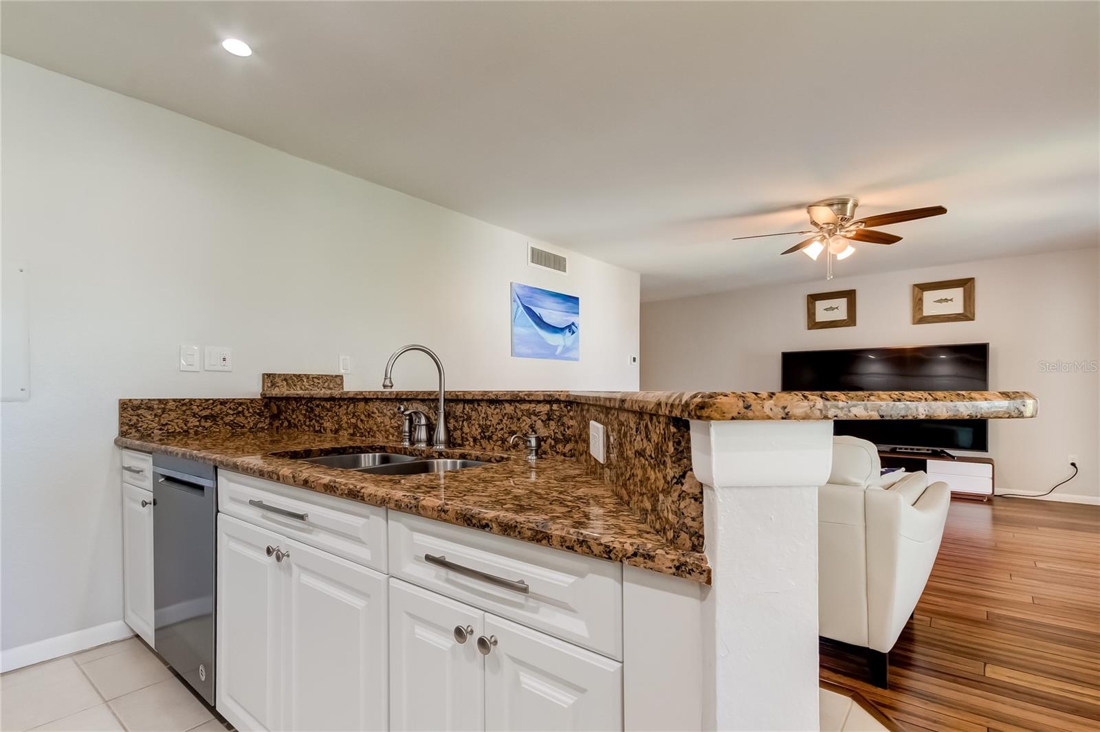 Image 21 of 64 For 1125 Pinellas Bayway S 304