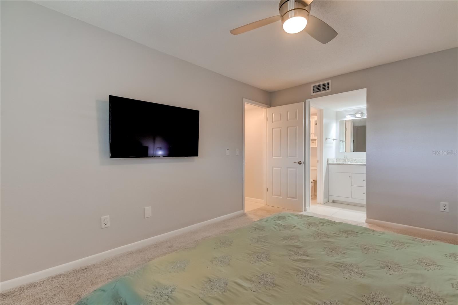 Image 34 of 64 For 1125 Pinellas Bayway S 304