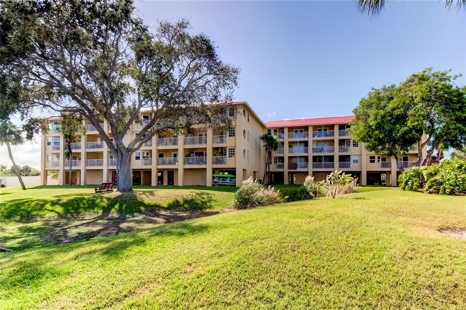 Image 62 of 64 For 1125 Pinellas Bayway S 304