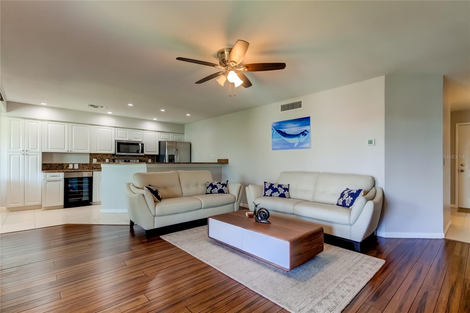 Image 8 of 64 For 1125 Pinellas Bayway S 304