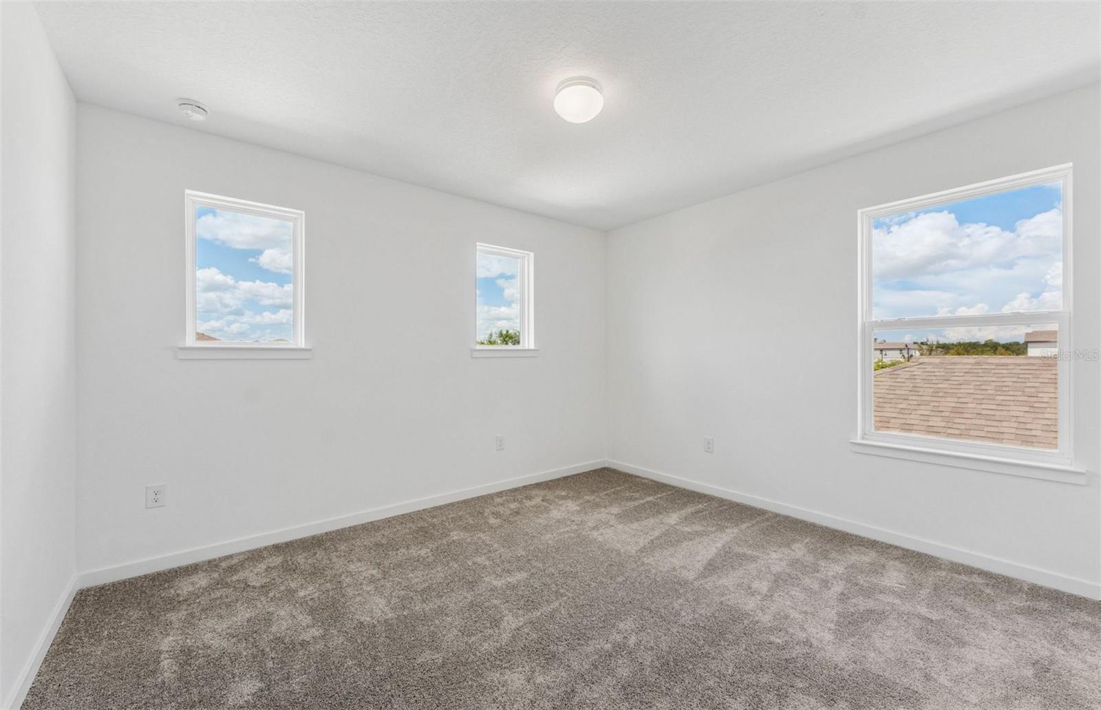 Image 16 of 24 For 9822 Crescent Moon Drive
