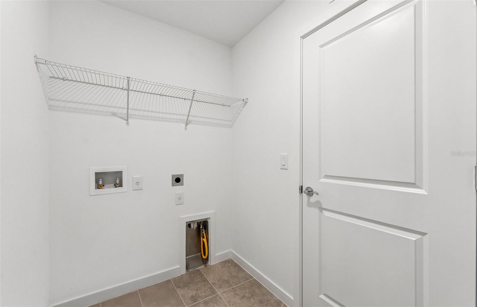 Image 17 of 24 For 9822 Crescent Moon Drive