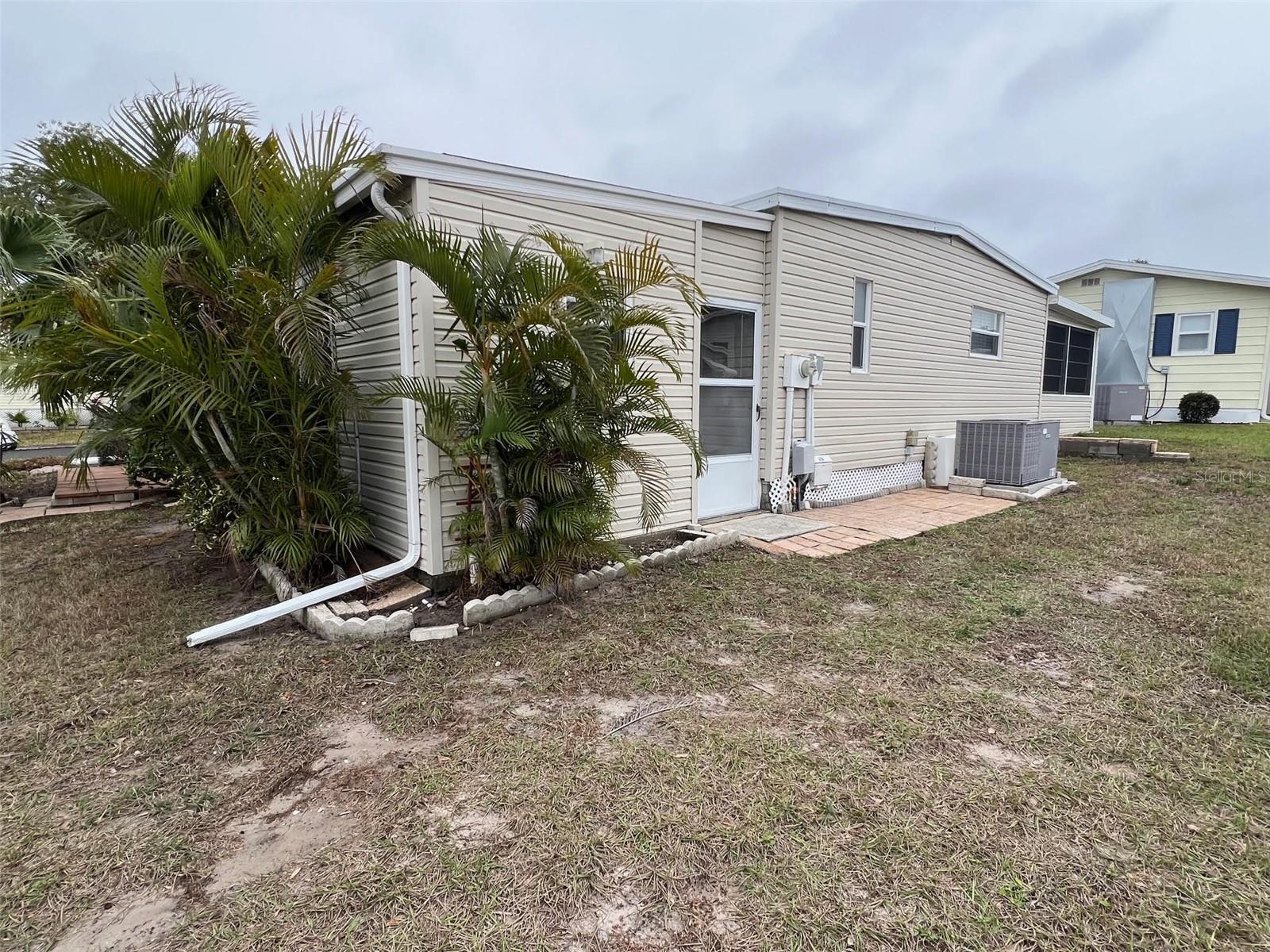 Image 4 of 33 For 52 Frangipani Circle