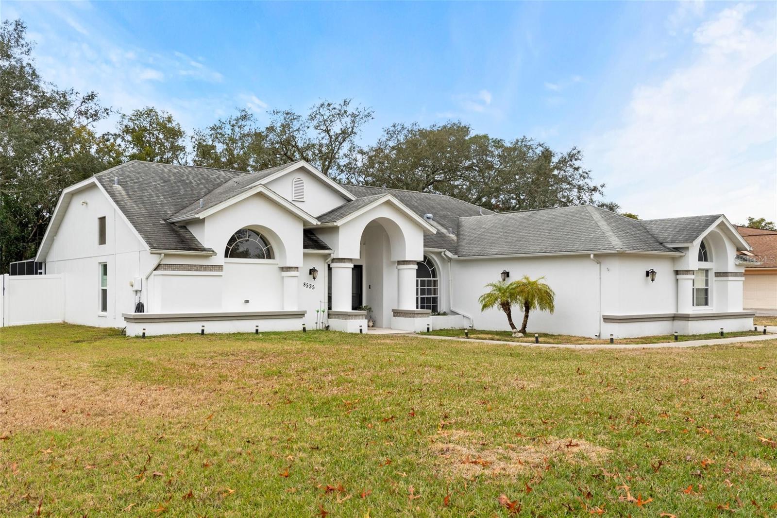 Listing photo id 2 for 8535 Delaware Drive