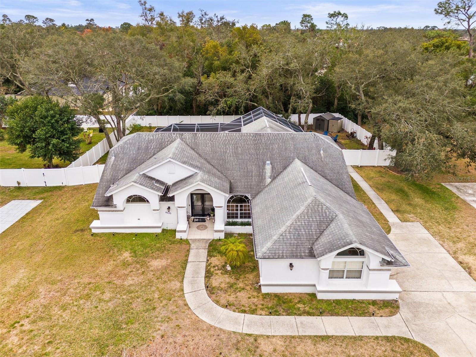 Listing photo id 3 for 8535 Delaware Drive